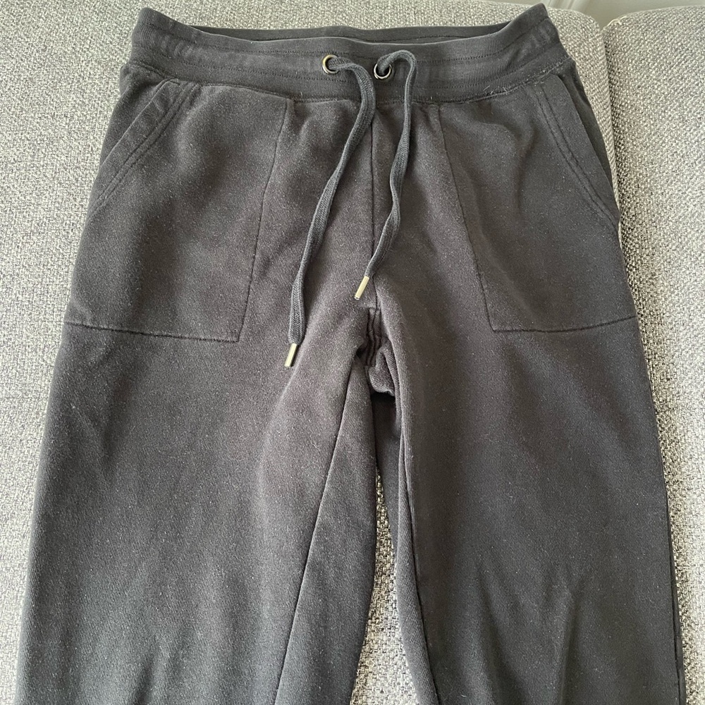 Uniqlo black sweatpants - Picture 3 of 5